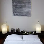 Moro Lin Design