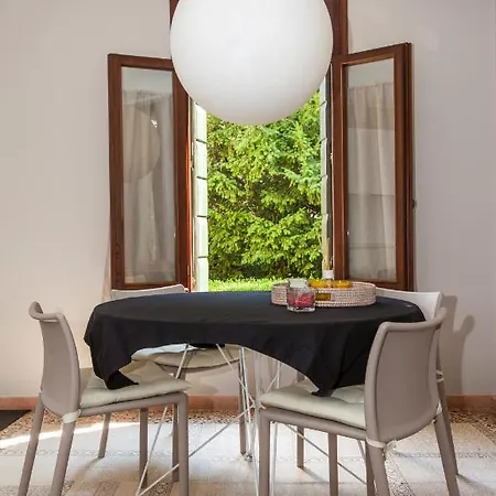 Moro Lin Design