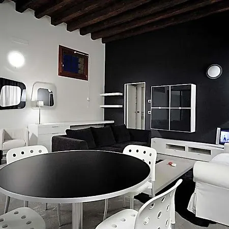 Moro Lin Design