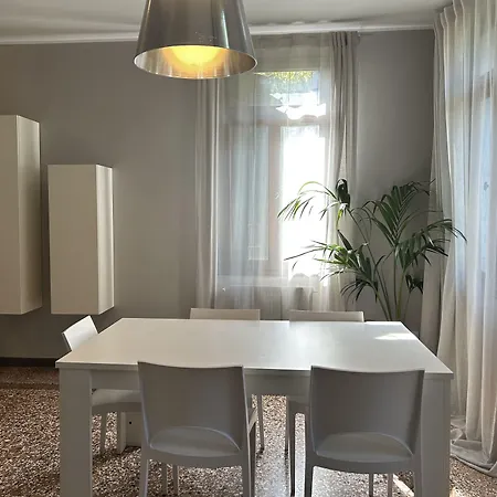 Moro Lin Design