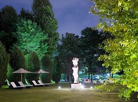 Moro Lin Design Aparthotel 3*
