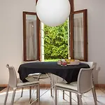 Moro Lin Design