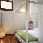 Moro Lin Design