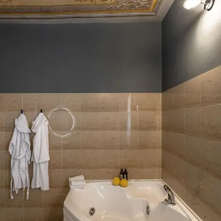 Moro Lin Design Aparthotel 4*