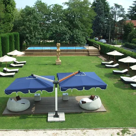 Moro Lin Design Aparthotel